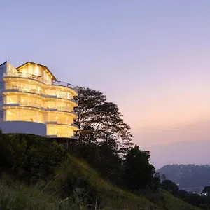 The Summit ***** Kandy