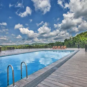 Oak Ray Regency ***** Kandy